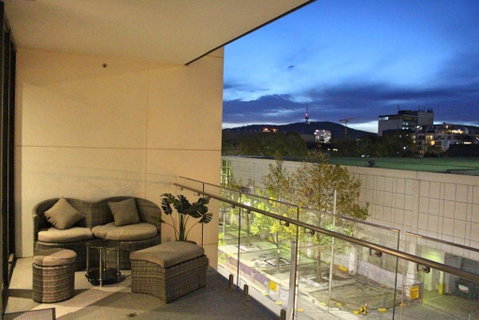 Perfectly Located Modern Apartment - Canberra CBD - Geraldton Accommodation 0