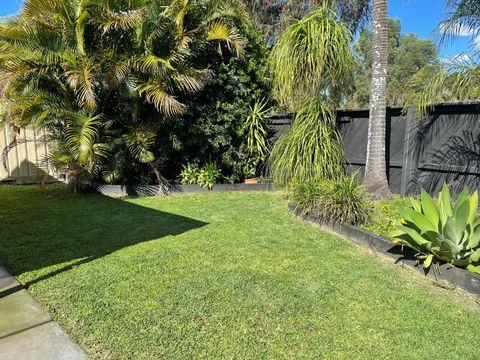 Pets Welcome Central And Convenient - Geraldton Accommodation 0