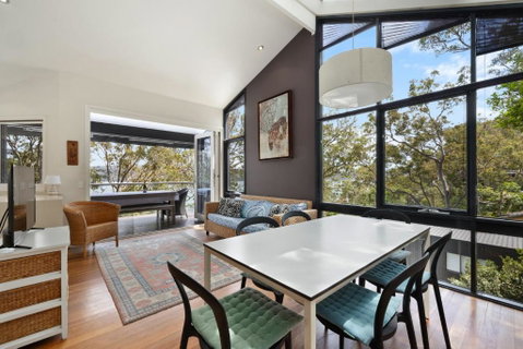 Pittwater Vistas - 5 Minutes To Palm Beach - Geraldton Accommodation 2