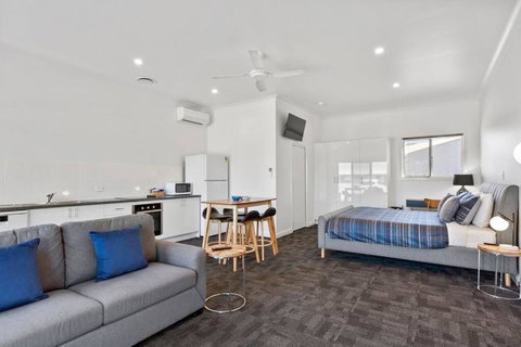 Port Lincoln Shark Apartment 4 - Geraldton Accommodation 0