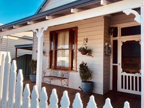 Railway Cottage - Geraldton Accommodation 2