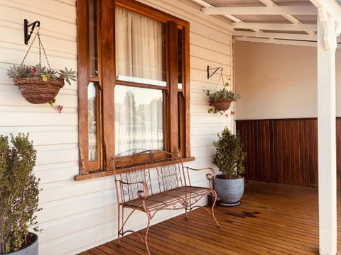 Railway Cottage - Geraldton Accommodation 1
