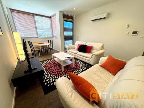 Pretty Penthouse - Close To ANU - Geraldton Accommodation 1