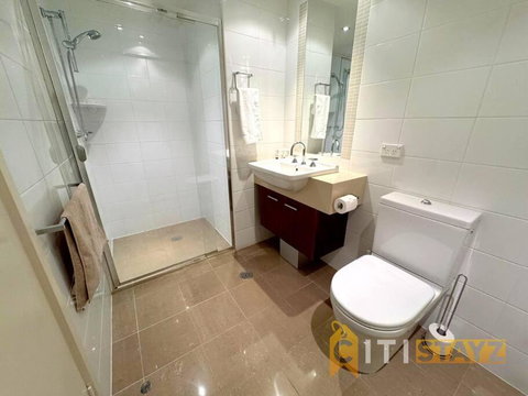 Pretty Penthouse - Close To ANU - Geraldton Accommodation 2