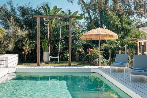 Prime Location With Pool - Walk To Coolum Beach - Geraldton Accommodation 0