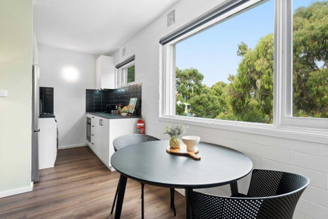 Pristine 1-Bed Unit Moments From Royal Park - Geraldton Accommodation 1