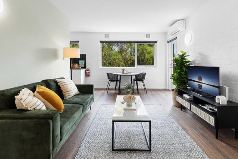 Pristine 1-Bed Unit Moments From Royal Park - Geraldton Accommodation 0