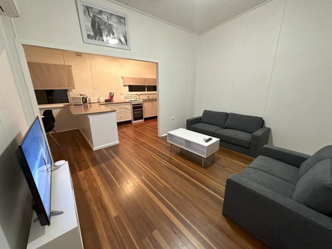 Private 1 Bedroom Apartment With Fenced Yard - Geraldton Accommodation 0