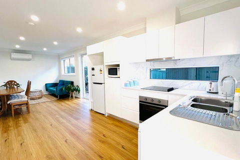 Private & Cozy Villa For You! - Geraldton Accommodation 2