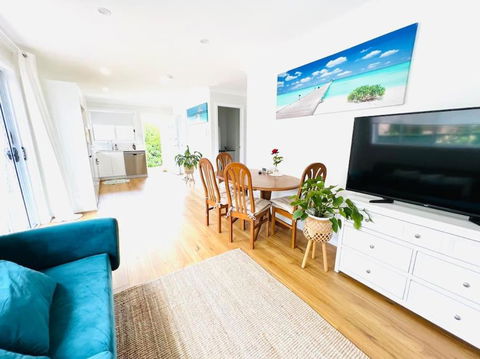 Private & Cozy Villa For You! - Geraldton Accommodation 0