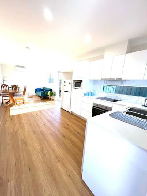 Private & Cozy Villa For You! - Geraldton Accommodation 1