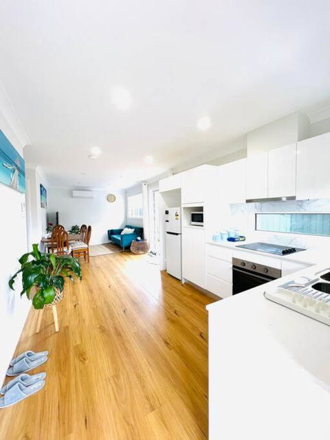 Private & Cozy Villa For You! - Geraldton Accommodation 2