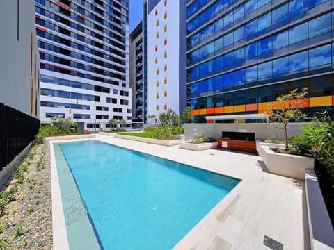 Private Bedroom & Bathroom In Shared Inner Brisbane Apartment - Geraldton Accommodation 0