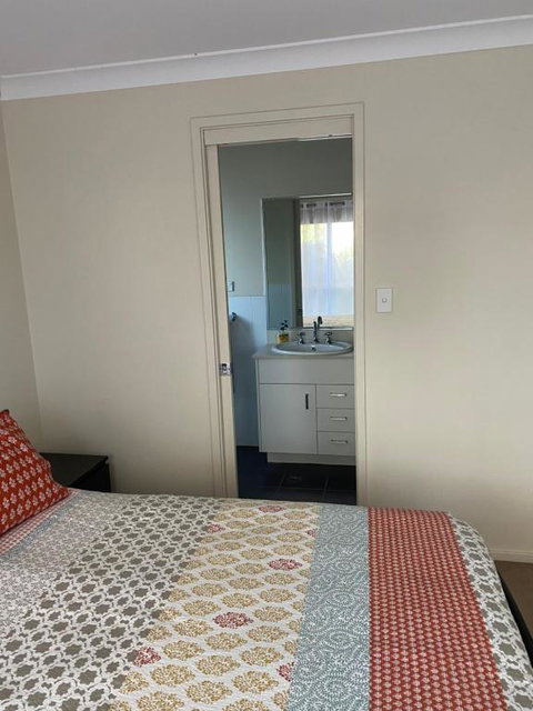 Private Room With Ensuite And Parking Close To Wollongong CBD - Geraldton Accommodation 2