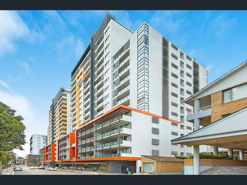 Private Room With Shared Washroom Only In 3bhk Apartment - Geraldton Accommodation 0