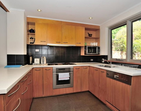 Pure Gold - Heritage 2 Bedroom Terraced Cottage - Geraldton Accommodation 1