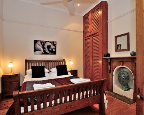 Pure Gold - Heritage 2 Bedroom Terraced Cottage - Geraldton Accommodation 3