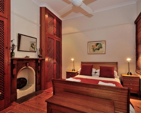 Pure Gold - Heritage 2 Bedroom Terraced Cottage - Geraldton Accommodation 2