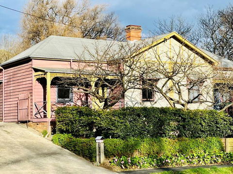 Quarryman Cottage @ 102 - Geraldton Accommodation 0