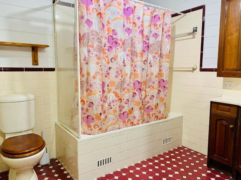 Quarryman Cottage @ 102 - Geraldton Accommodation 2