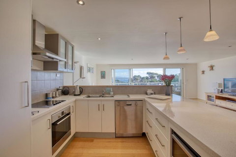 Quarterdeck Apartment - Geraldton Accommodation 3