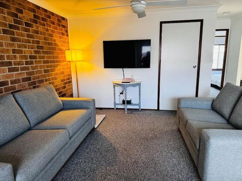 Quiet, 2bdrm Retreat In Tamworth - Geraldton Accommodation 0