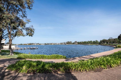 Quite&beautiful 4br2ba House By Sanctuary Lake - Geraldton Accommodation 0