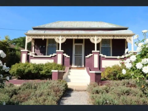 R&R Blue Diamond Luxury Cottage Maryborough, Vic - Geraldton Accommodation 0