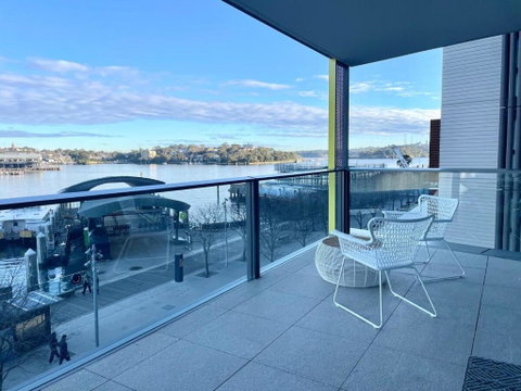 RARE Luxury Waterfront Living - Geraldton Accommodation 1