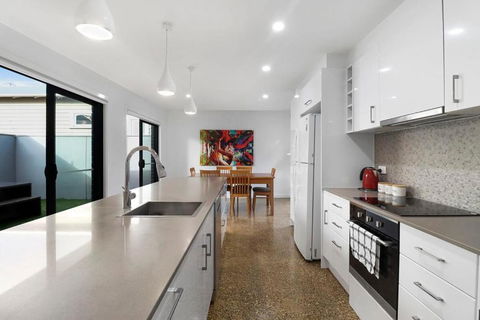 Raven West House I Corporate Or Holiday - Geraldton Accommodation 3