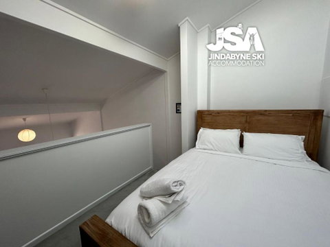 Razorback 4 - Geraldton Accommodation 0