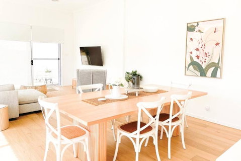 Red Brick Central Retreat - Geraldton Accommodation 0