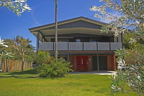 Red Door Beach House - Geraldton Accommodation 0