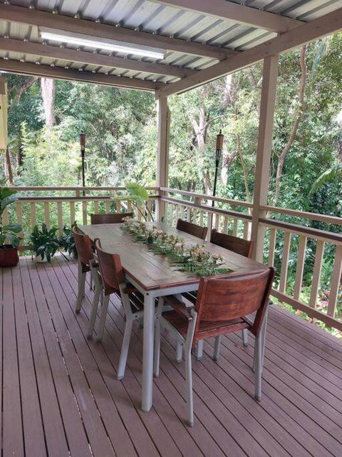 Rainforest Retreat-Fireplace-BBQ-3 Acres- - Geraldton Accommodation 3
