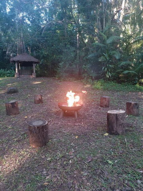 Rainforest Retreat-Fireplace-BBQ-3 Acres- - Geraldton Accommodation 2