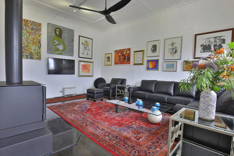 Aston On Church - Luxury Accommodation - Geraldton Accommodation 1
