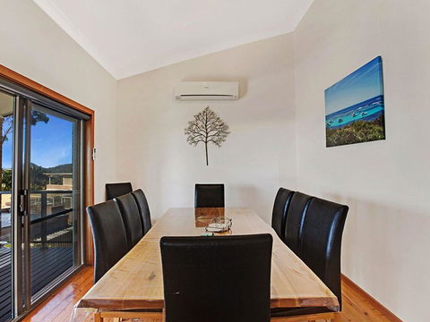 Away @ Nelson Bay, 29 Wollomi Ave - Incredible Water Views, Pet Friendly, WIFI & Aircon - Geraldton Accommodation 3