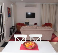 Azalea Villa - Close to the City of Perth - Geraldton Accommodation