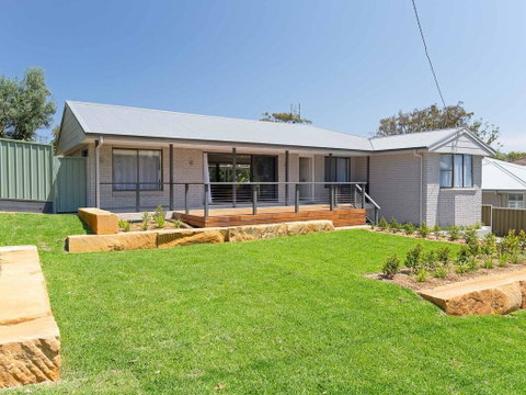 Bay Dream Believer', 16 Verona Road - Pet Friendly, Boat Parking & WIFI - Geraldton Accommodation 3