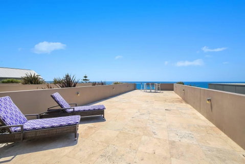 Beach And Ocean Front Penthouse With Wifi And Parking - Geraldton Accommodation 3