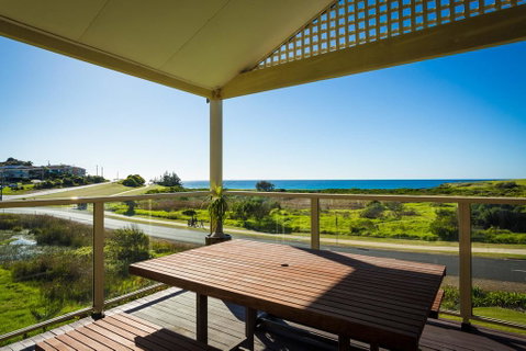 Beach Breakers Apartment - Stunning Views - Geraldton Accommodation 1