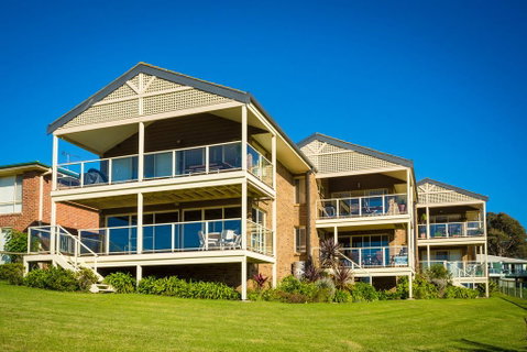 Beach Breakers Apartment - Stunning Views - Geraldton Accommodation 2