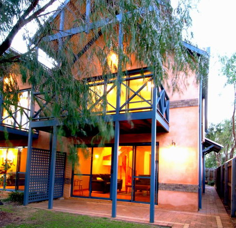 Beach Casa - Geraldton Accommodation 0