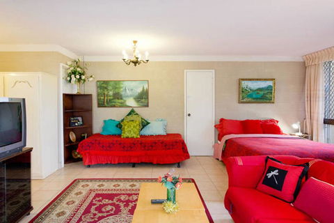 Beach Haven Studio - Geraldton Accommodation 3