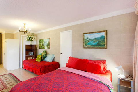Beach Haven Studio - Geraldton Accommodation 1