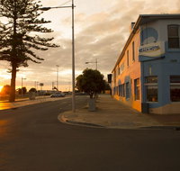 Beach Hotel - Geraldton Accommodation