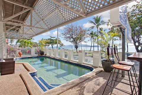 Beach House Motel - Geraldton Accommodation 0