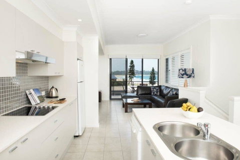 Beachfront 8 - Geraldton Accommodation 0