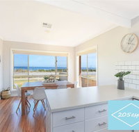 Beachfront Living - Geraldton Accommodation