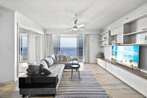 Beachfront Luxury 3 Bedroom In The Heart Of Surfers Paradise - Ocean Views Plus Indoor/outdoor Pool - Geraldton Accommodation 0
